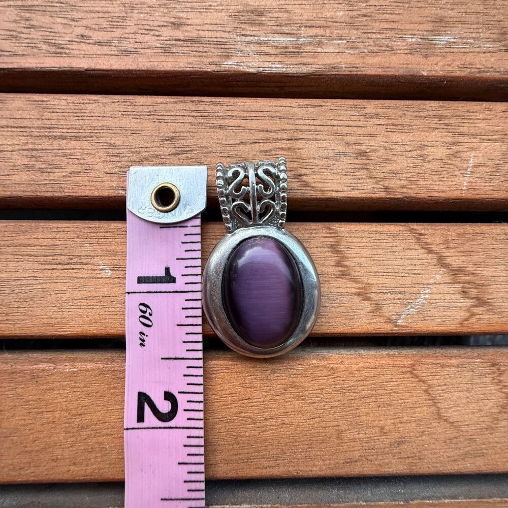 Labradorite Stone Pendant With Silver Filigree Design - Picture 2 of 3